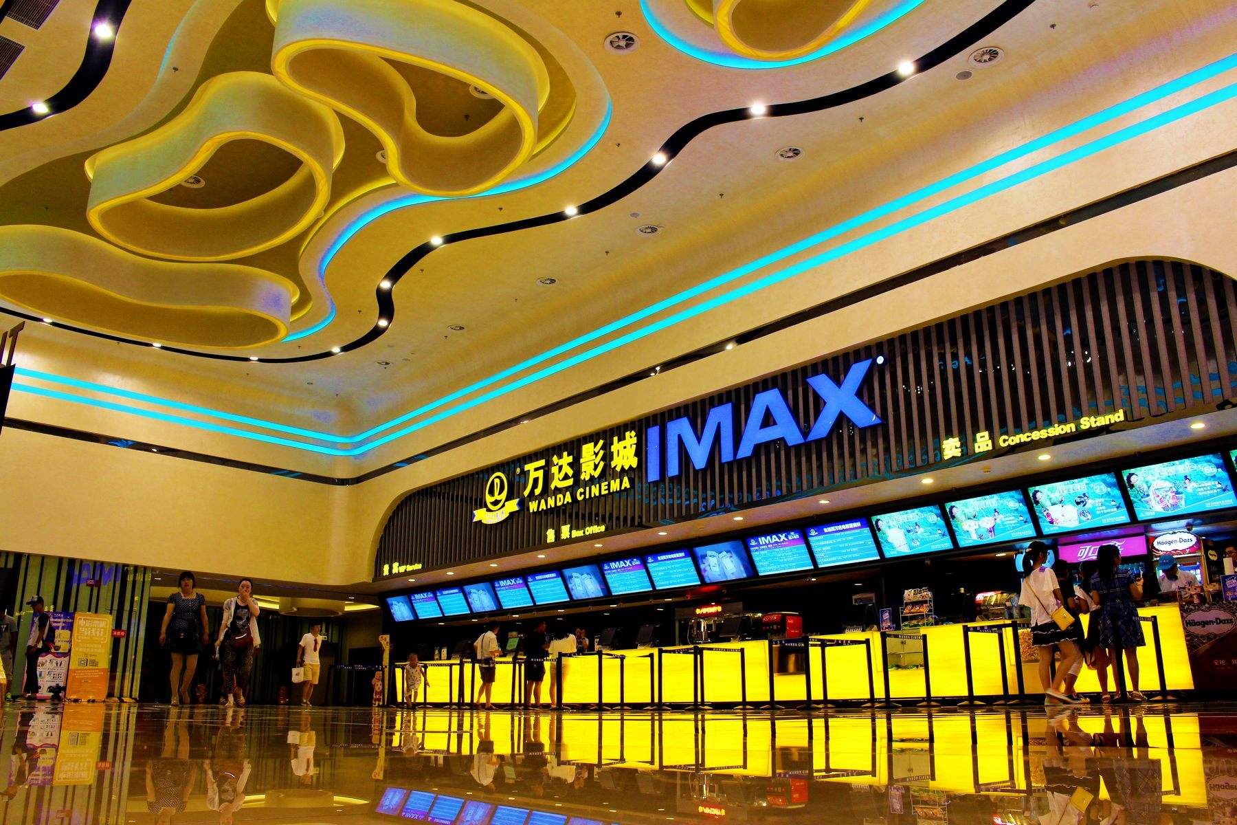 疫情之下影院行業(yè)如何自救？萬達(dá)電影以身示范